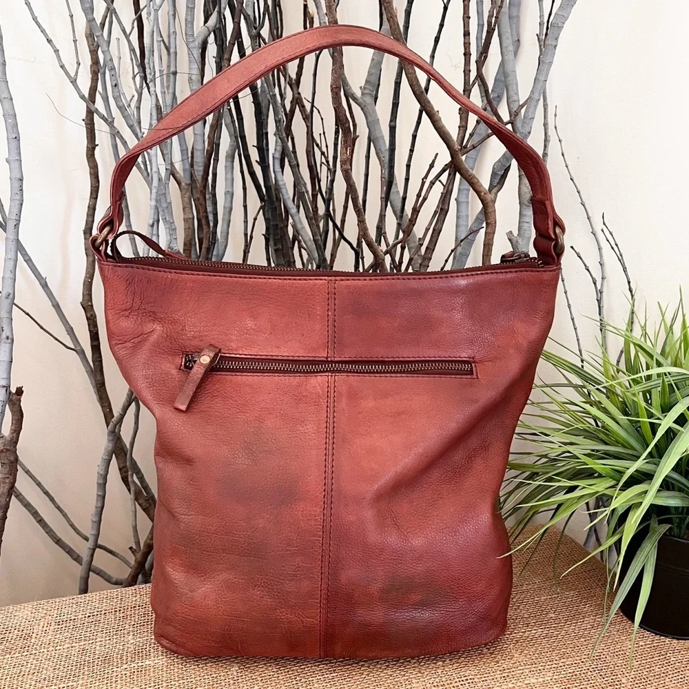 NorthStyle Pebble Leather Hobo Bag